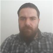 Laureando chimica industriale impartisce lezioni di chimica